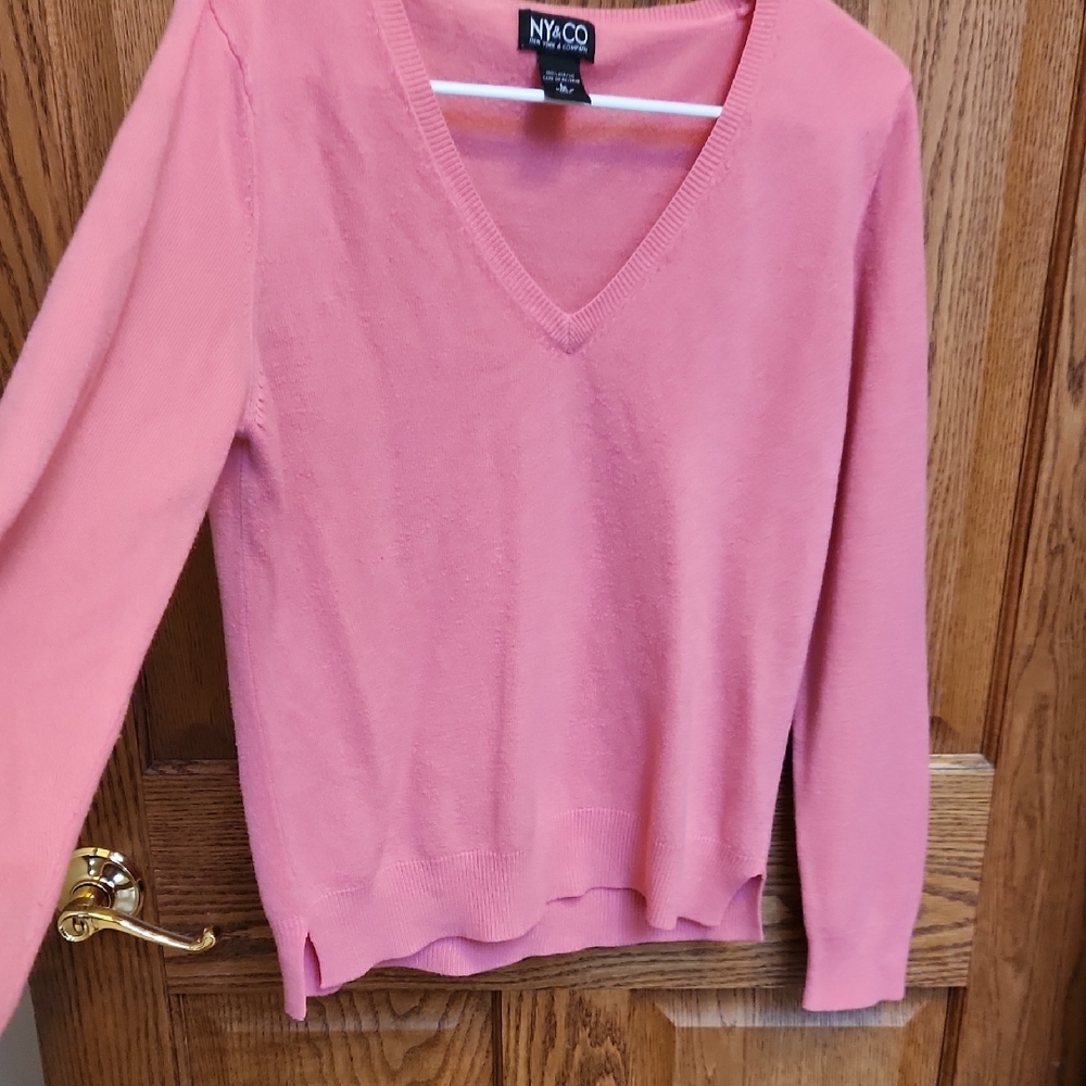 New York & Company Rose V-Neck Sweater - Picture 4 of 5